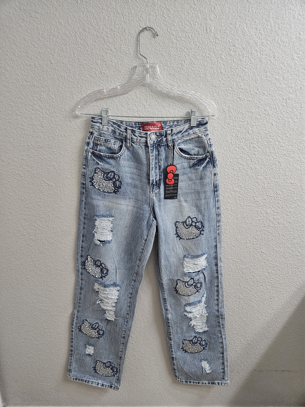 Woman Distressed Jeans Size 26
